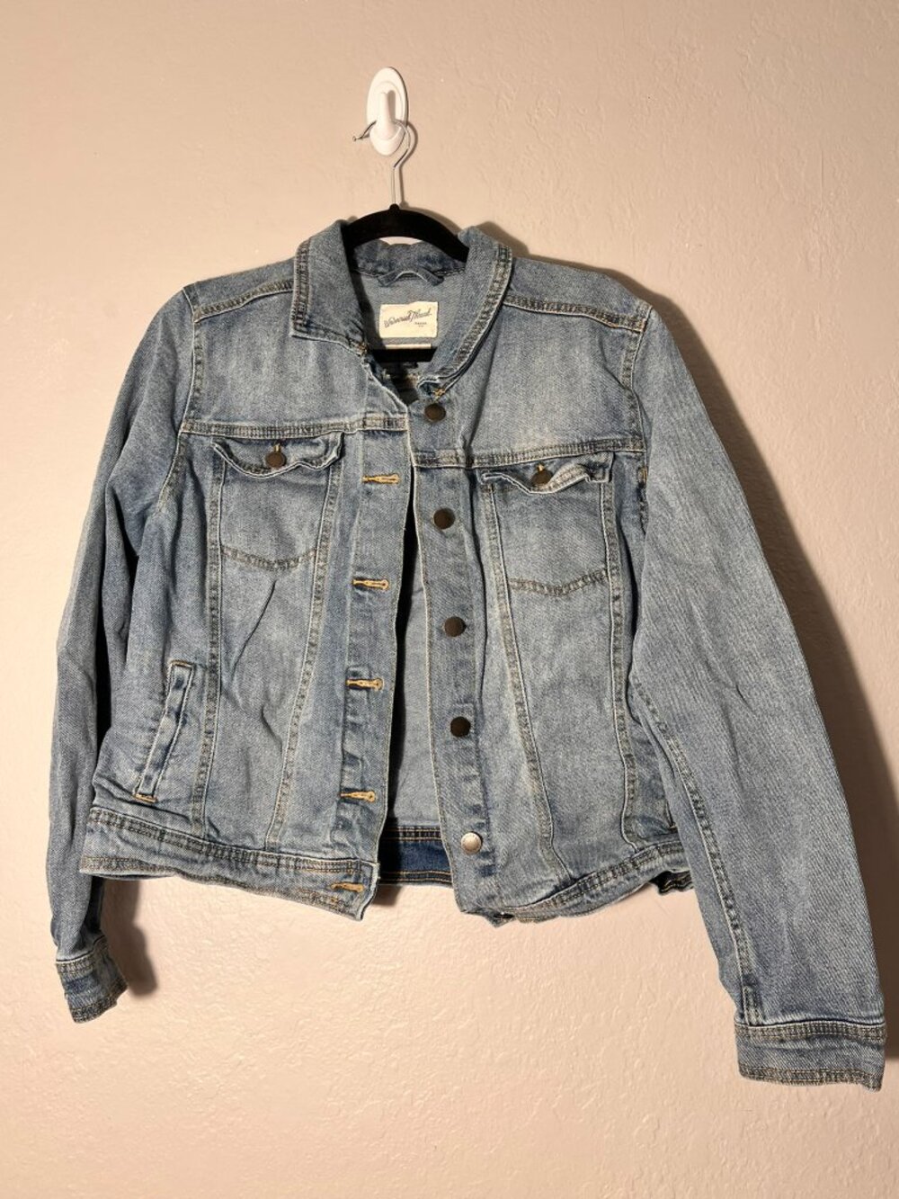Universal Thread XL Women's Freeborn Denim Jacket - Excellent Condition